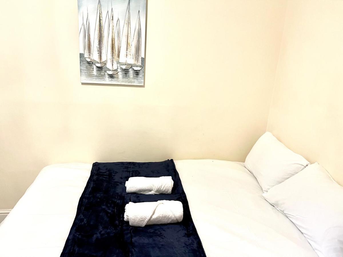 Aldgate Holiday Rooms Londra Esterno foto