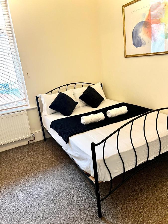 Aldgate Holiday Rooms Londra Esterno foto